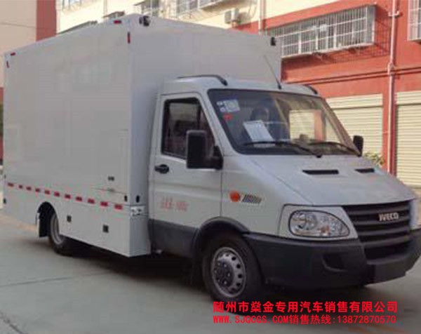 依維柯藍(lán)牌檢測(cè)車