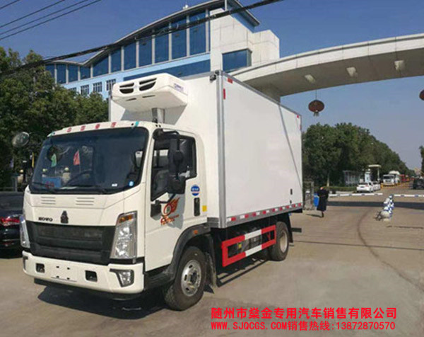 重汽豪沃國六5噸冷藏車