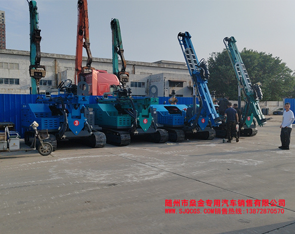 出口國外光伏打樁機發(fā)貨